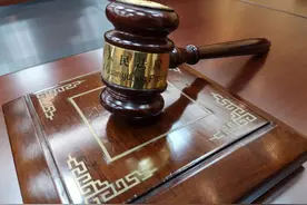 离婚时父亲赠房给女儿又反悔，能撤销吗？法院判了图片