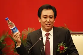 恒大近况：公司没钱还债，期待有人接盘！许家印三年前就策划离婚图片