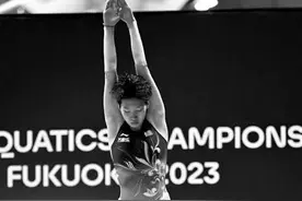 山西“00后”姑娘李亚杰摘银！福冈游泳世锦赛：中国队包揽跳水女子一米板冠亚军图片