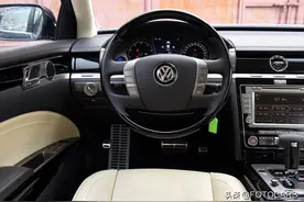 大众辉腾V8柏秋纳弗洛，内饰就是个小宾利，座椅到位了图片