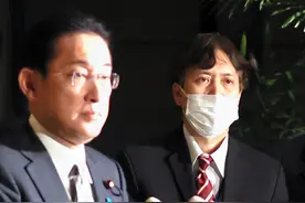 日本首相秘书荒井胜喜称“看到同性恋就讨厌”，岸田文雄：正考虑将他免职图片