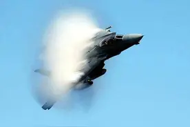 川陕多地突发巨响，音爆威力如此巨大，飞行员是如何承受的？图片