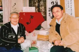 沈醉晚年赴香港探亲，小女孩问：你为何用竹签刺江姐？他如何回答图片