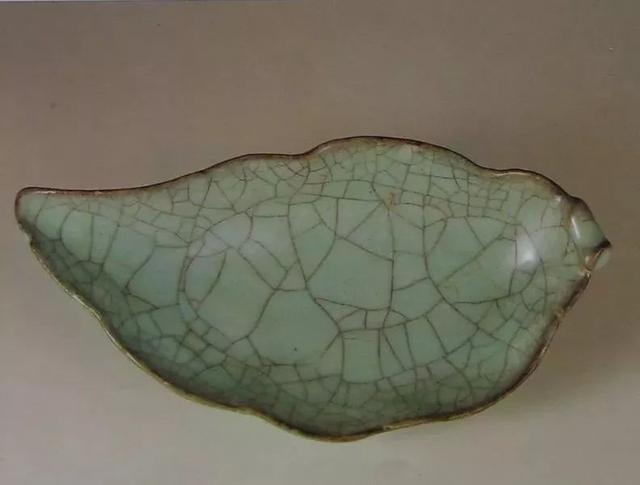 鱼鳞开片图片