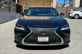 新款雷克萨斯ES300h实拍！换装2.5L混动引擎，优雅气质更浓郁图片