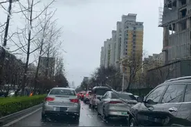 太原：漪汾街千峰路口拥堵严重图片