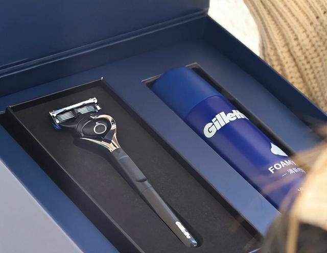 七夕情人节给男朋友送什么礼物？实用且高级的礼物推荐