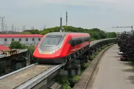 自主研发！我国首列商用磁浮3.0列车完成调试图片