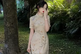 别再执迷法式穿搭，今年流行“禅意裙”，日常又具东方美，太高级图片