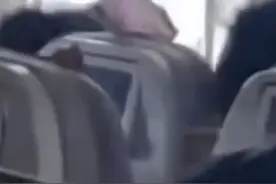 惊险！万米高空飞机舱门被打开 应急出口座位有讲究图片