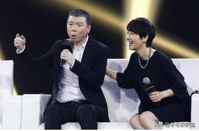 张艺谋“晚节不保”，妻子连夜转移资产出国，圈内早有征兆