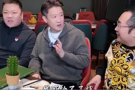 曹云金近况：39岁头发花白，住北京大别墅，在豪华私人会所聚餐图片