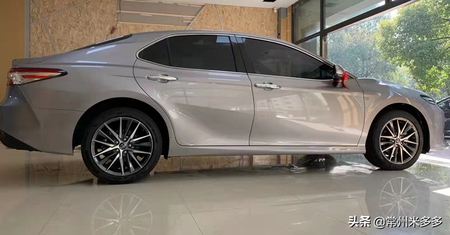 月销23635辆！体验丰田凯美瑞：外观豪华，动力浑厚，17.98万起