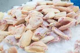 鸡肉含有大量激素，有害还会致癌？辟谣：2种肉真的要少吃图片