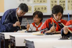 开学第一课丨一“加”一“减”间的关怀图片