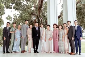 泰国前总理他信大儿子浪漫婚礼！新娘穿蕾丝婚纱好美，英拉送祝福图片