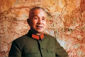 粟裕责怪副总长张震：你去打仗不该来，张：我想来，谁能管得了图片