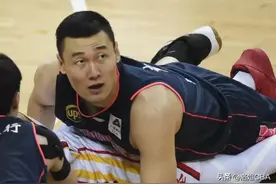 CBA三消息：广东弃将彻底转型，汤杰望获新合同，周俊成体测失败图片