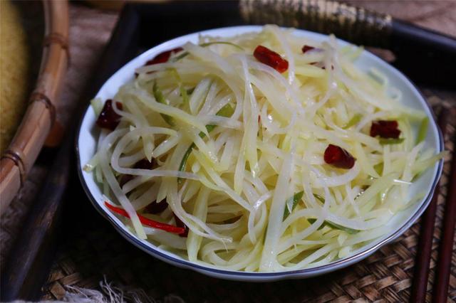 冬天，需要囤的“6大蔬菜”排行，萝卜排第2，家里有菜心中不慌