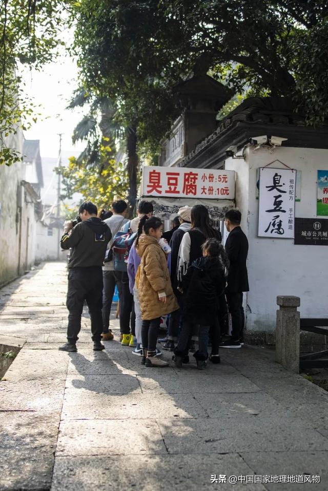 在中国，为什么北方的臭豆腐一枝独秀，南方的臭豆腐百花齐放？