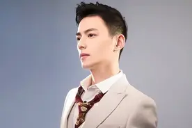 智勋带老婆直播整活，错把老婆喊兄弟，还套出闺蜜照片？图片