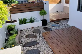 改造露台：花4000元，自己打造花园防腐木休闲平台，太好看啦！图片