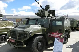 特种作战的利器！俄军遥控式装甲车投入乌东战场，重量轻火力猛图片