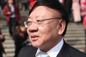 王文良：曾拥有国内首个私人港口，身家130亿，今欠667亿遁逃美国图片