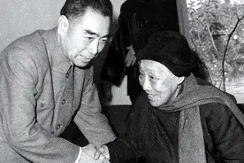 1972年，何香凝弥留之际请求不火化，周恩来含泪道：不烧，不烧图片