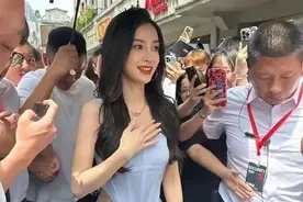 杨颖出行带特警被骂，这一次，明星们的优越感被“撕”开了图片