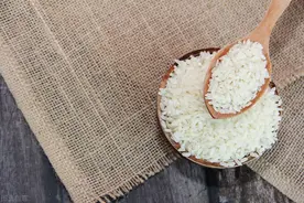 一天吃几颗米图片