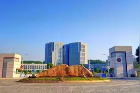 井冈山大学与延安大学对比图片