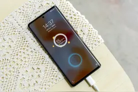 手机电量是用尽后再充，还是剩一半时就充？图片