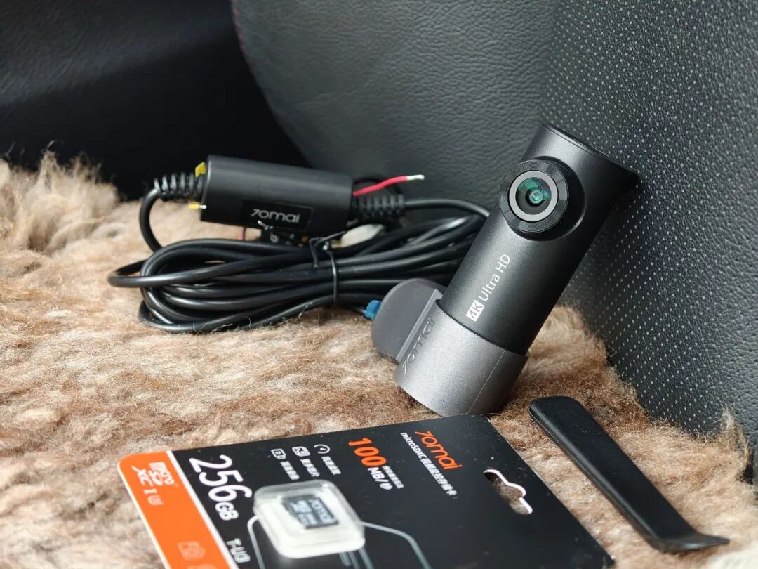 受够了!今年我终于把车上的记录仪换掉了