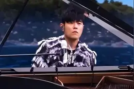 周杰伦演唱会被骂！迟到早退演出敷衍，歌迷发文怒批别打情怀牌了图片