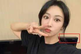 7根脚趾，3只耳朵，这些P图翻车的女明星，真拿观众当傻子吗？图片