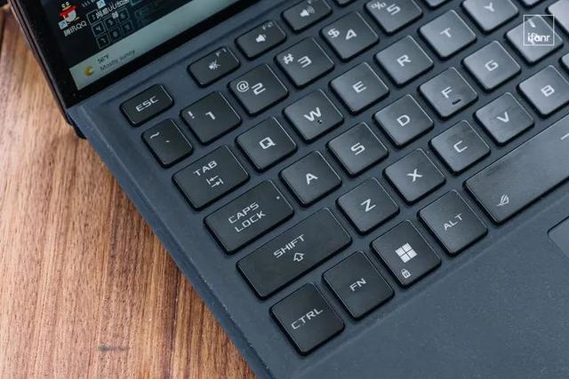 ROG 幻 X 二合一电脑体验：平板体积塞下 i9 核心，是 PC 中的「保时捷」