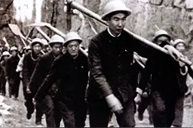 1960年林县人开挖红旗渠，本是大好事为何沿线村民都来告状？图片