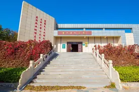 《没有共产党就没有新中国》谁写的？19岁平山少年！图片