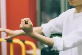 很少有人知道咏春有两套拳，除了叶问打的那一套，另一套更为厉害图片