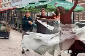 iPhone手机升级至iOS16后，无需第三方软件就能一键抠图更换背景图片