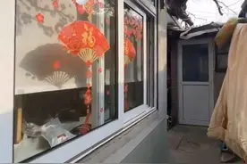 一对北京新婚夫妻，买下胡同里15㎡棚户房当婚房，却装修得太舒适图片