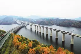 全长200多公里，第3条穿越秦岭高铁开建，设计时速高达350公里图片