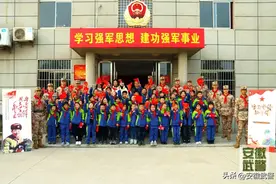 号外，“兵哥”与“萌娃”梦幻联动啦！图片
