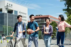 大学毕业20年，基本不再跟这4类同学来往，越来越孤独了图片