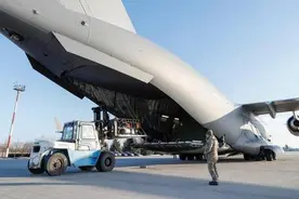 大批军火准备运进台湾，解放军布下天罗地网，就等军火船自投罗网图片