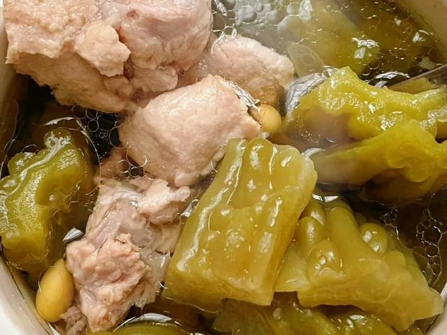 喝花胶乌鸡汤 可以吃白萝卜吗 2026年花胶可以和乌鸡一起煲汤吗