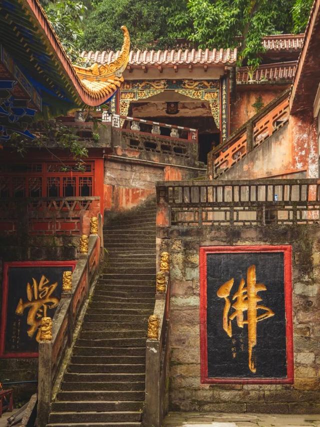 成都周边“小西安”？万亩菜花梯田、“鼓楼”、美食，快带全家去