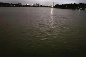 说恭维话：赞美要说到点子上图片