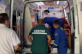 贾家庄马拉松选手途中晕倒，汾阳医院“护跑”团队紧急抢救筑牢生命屏障图片